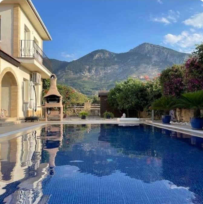 Willa Casa Santos Kyrenia Kirenia Zewnętrze zdjęcie