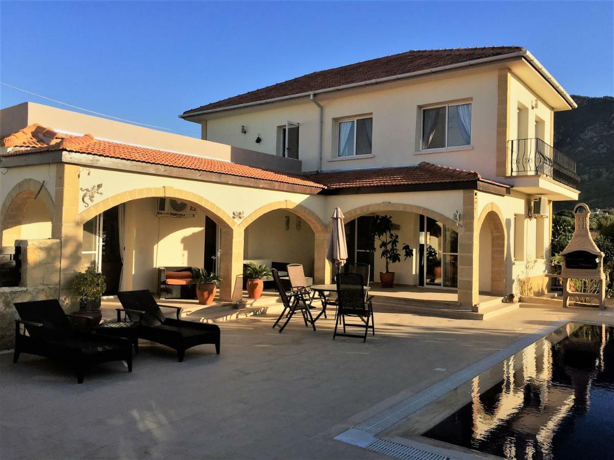Willa Casa Santos Kyrenia Kirenia Zewnętrze zdjęcie